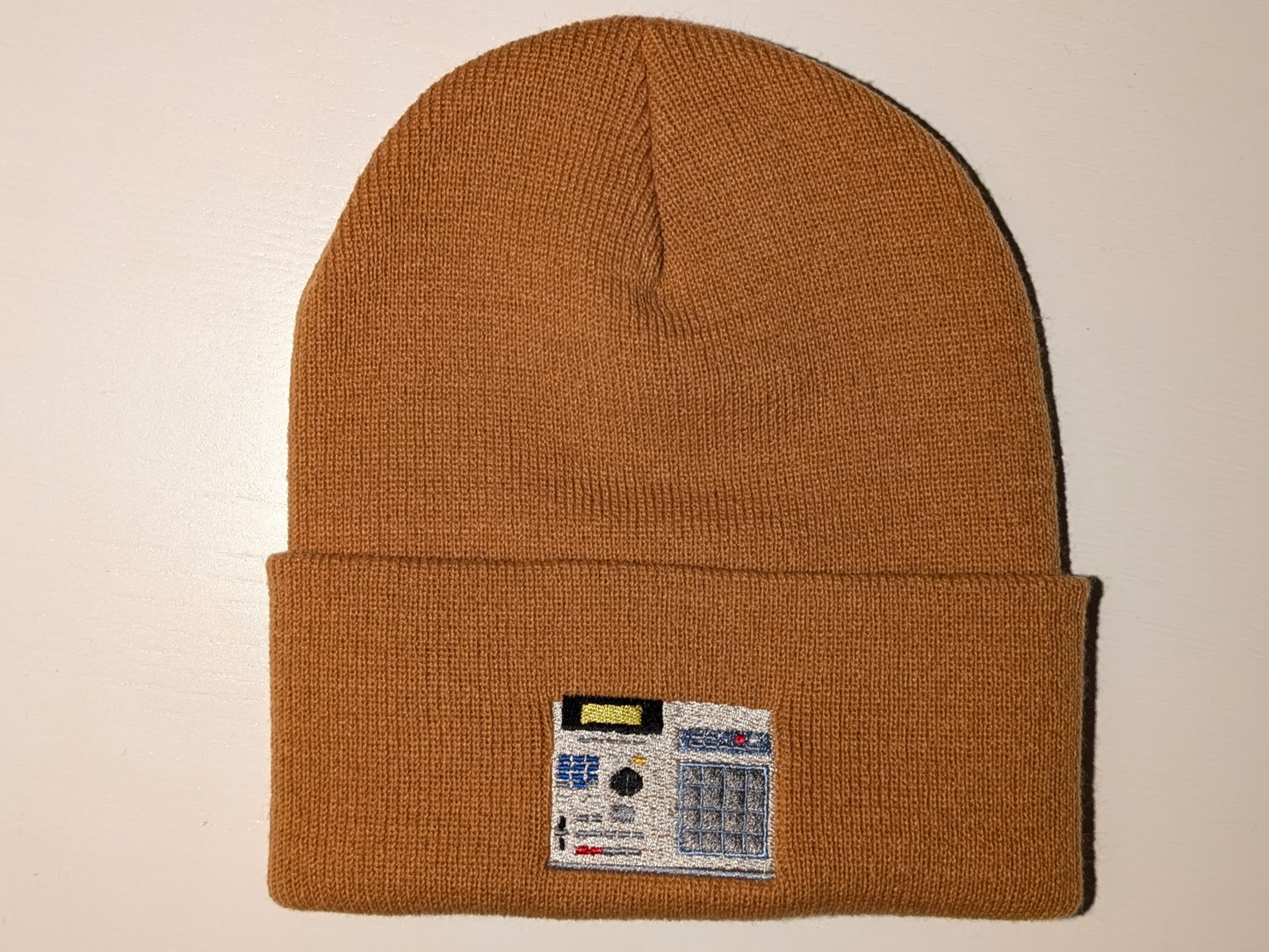CZAPKA ZIMOWA BEANIE Z HAFTEM AKAI MPC 2000XL