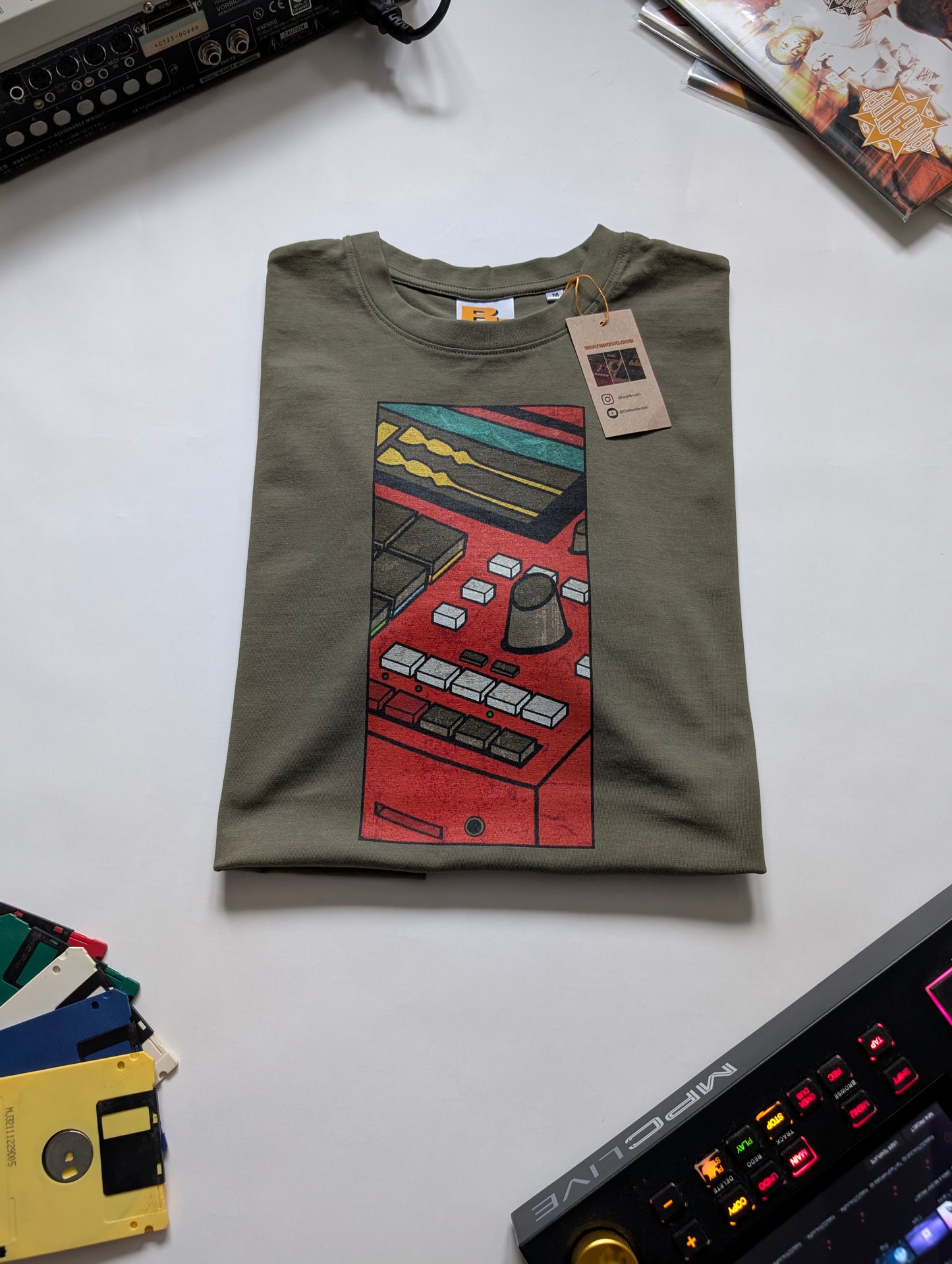 š„NEW DROPš„T-SHIRT OVERSIZE "ONE+ CLOSE UP"
