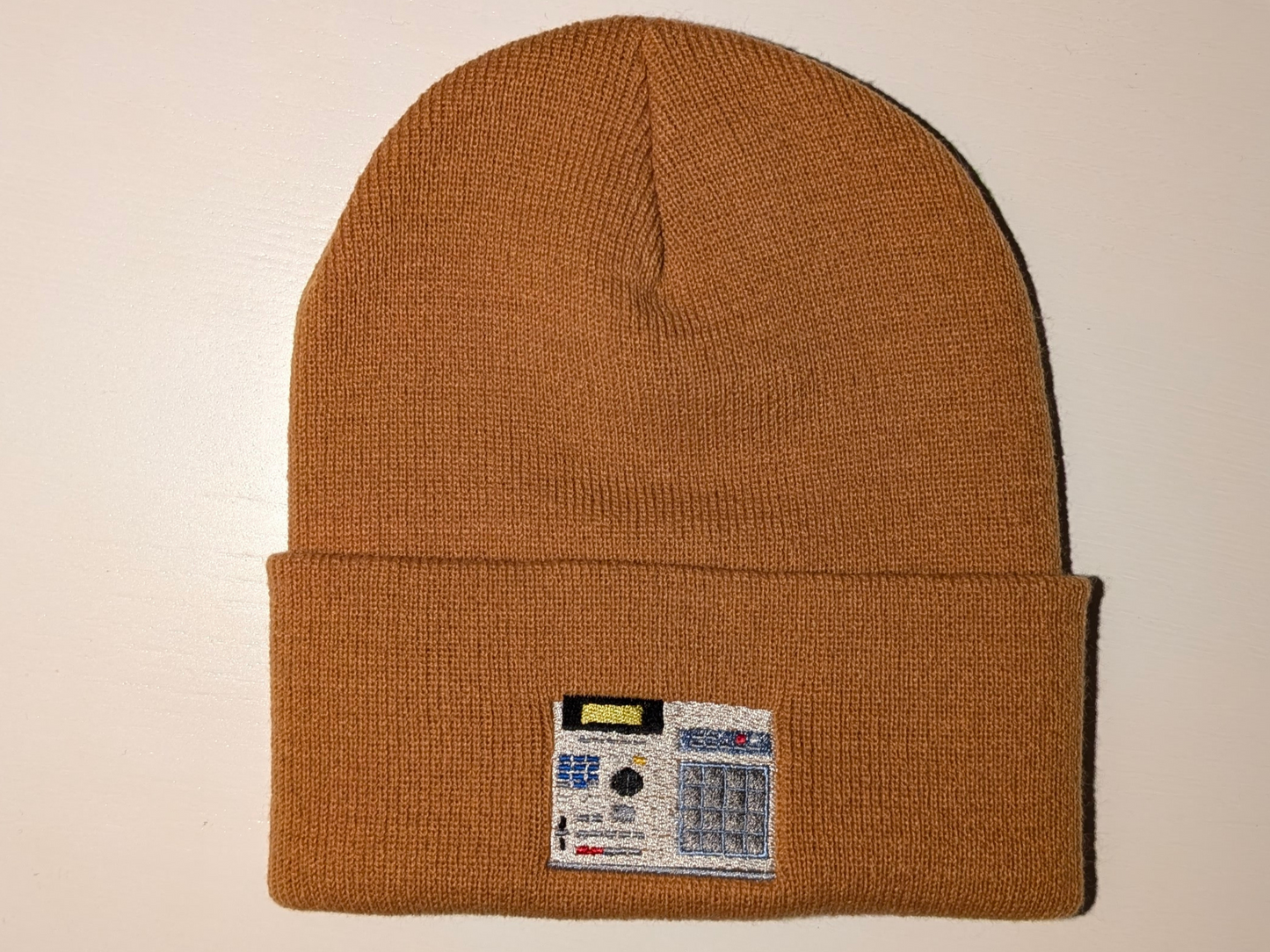 CLASSIC LONG WARM EMBRIODERED BEANIE "2000 XL" CARMEL