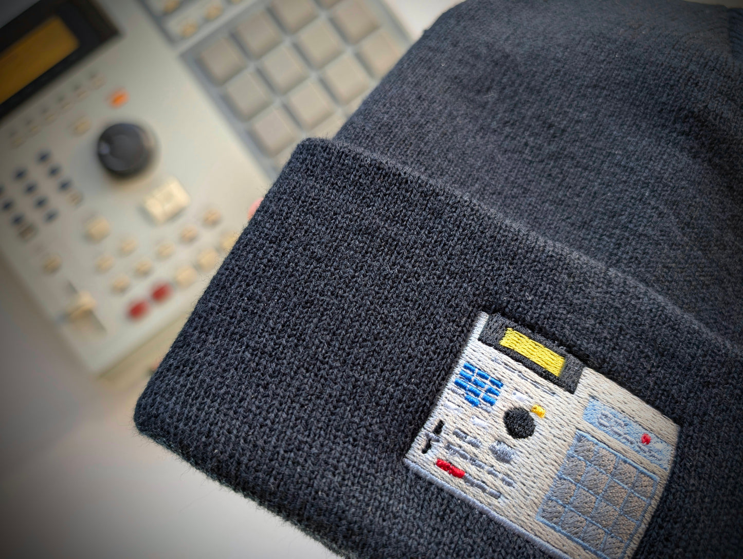 CLASSIC LONG WARM EMBRIODERED BEANIE "2000 XL"