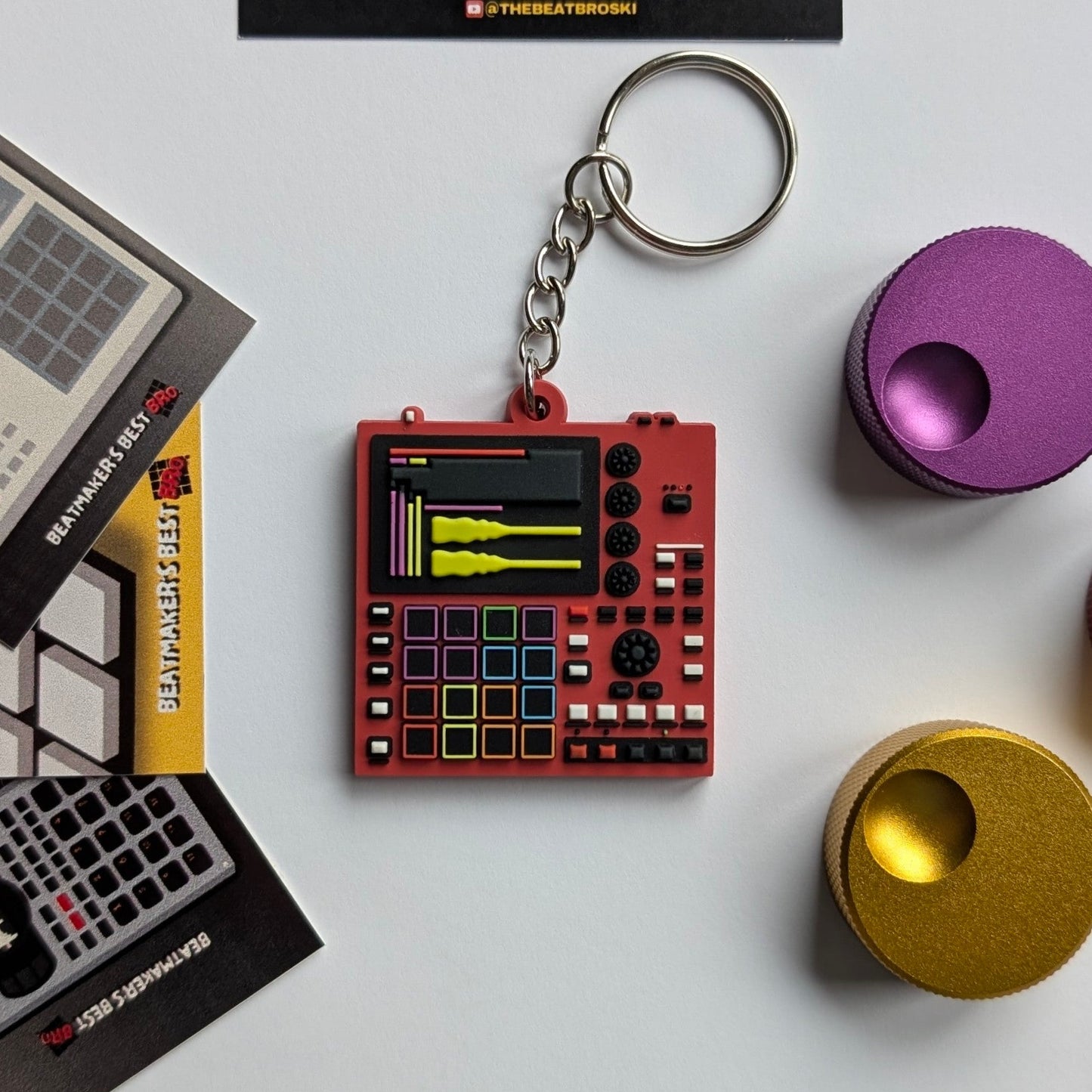 "MPC ONE+" BRELOK Z SUPER DETALAMI