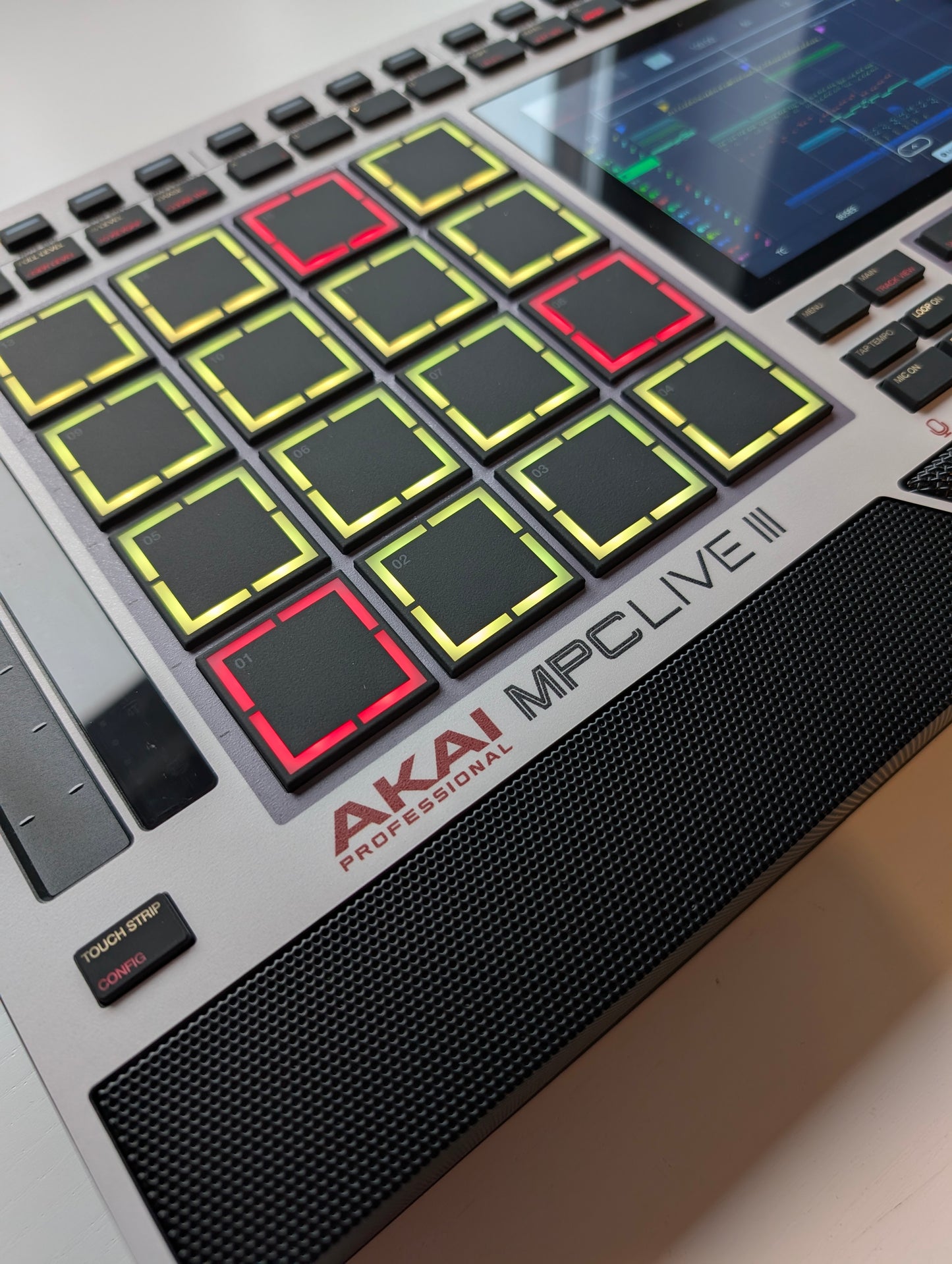 🔥NEW🔥MPC LIVE 3 SKIN "RETRO XL"
