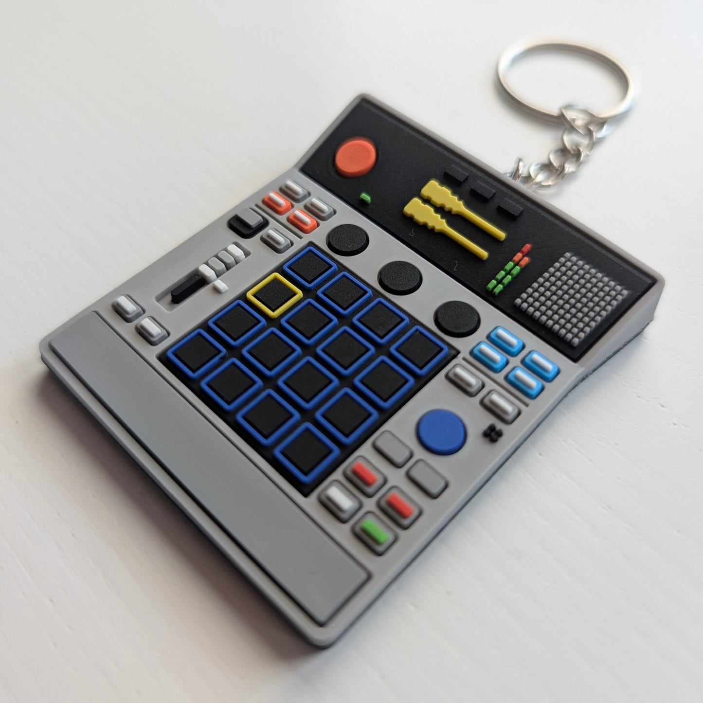 🔥NOWOŚĆ🔥"MPC SAMPLE" DUŻY BRELOK Z SUPER DETALAMI 