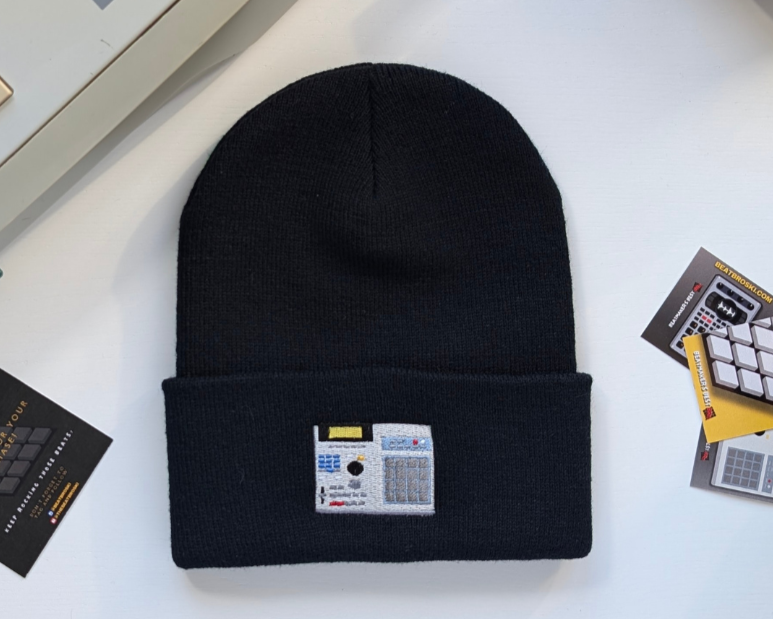 CLASSIC LONG WARM EMBRIODERED BEANIE "2000 XL"